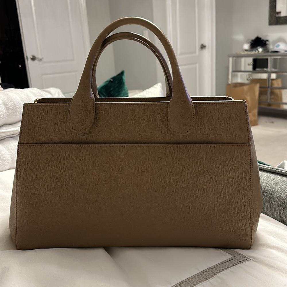 Chanel Tote, like new ! - Picture 2 of 3